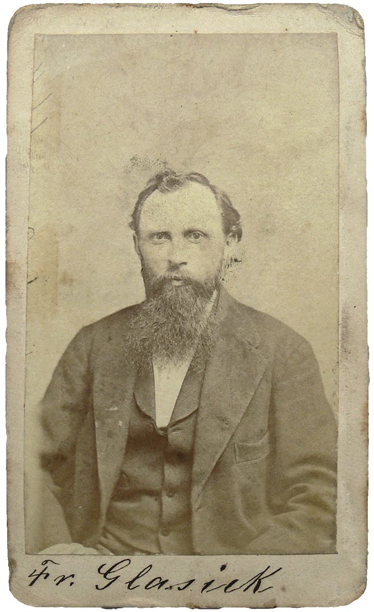 Schneider & Glassick Confederate Navy Revolvers — lead photograph from the original article